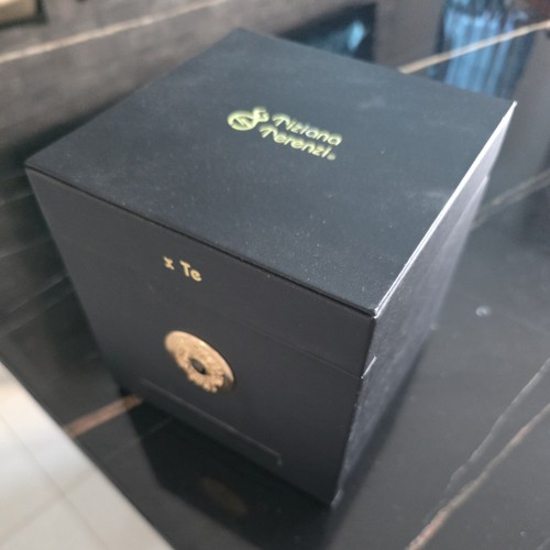 Empty perfume box - by, tiziana