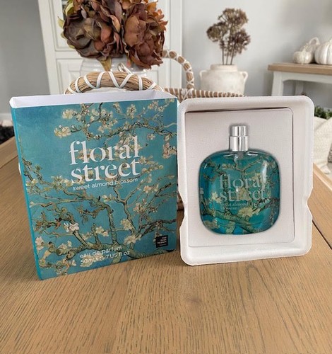 Floral street sweet - sweet, almond